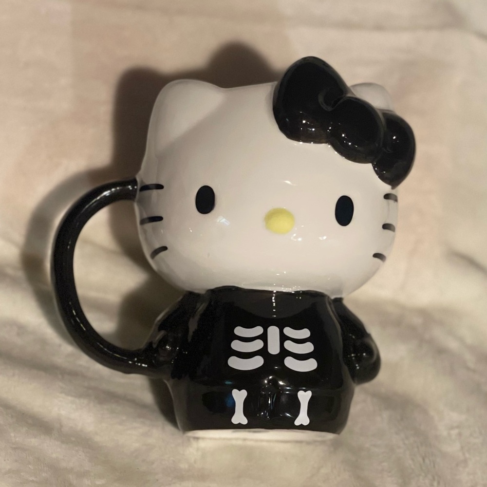Halloween Hello Kitty - Picture 2 of 4